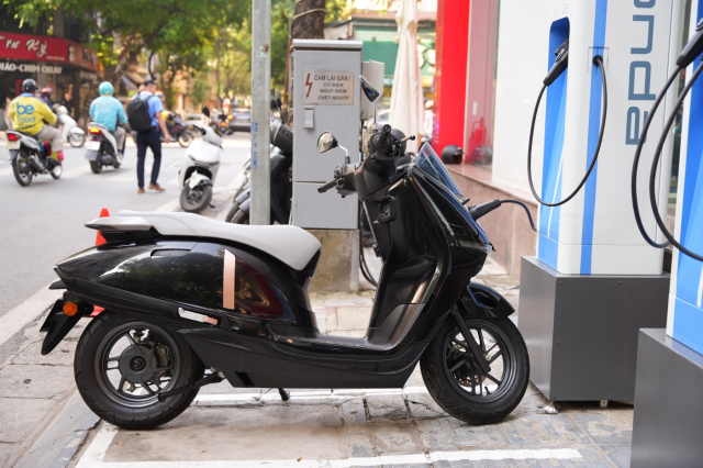 Honda bat dau cuoc choi xe dien thuc su tai Viet Nam voi CUV e UC3 va he thong doi pin toan dien - 18