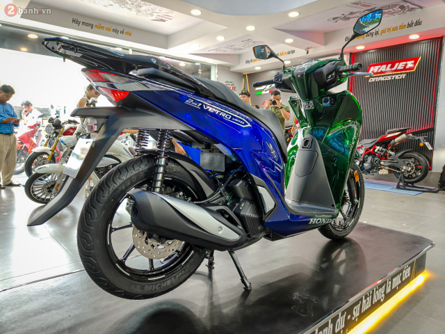 Honda ra mat SH150i Italy Super Vetro 2 IN 1 so luong 200 xe moi mau chi danh rieng cho Viet Nam - 4