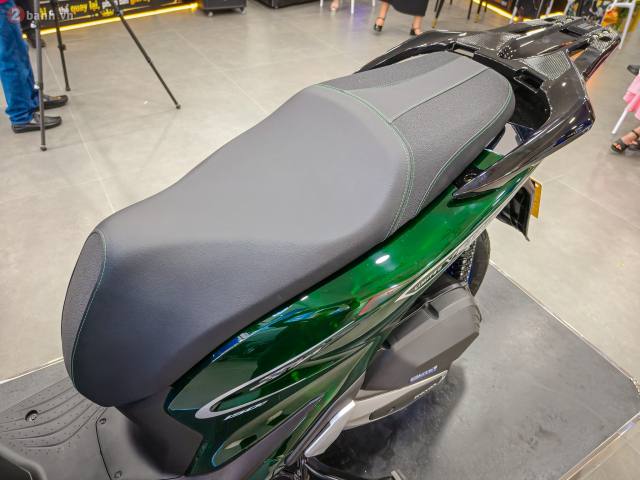 Honda ra mat SH150i Italy Super Vetro 2 IN 1 so luong 200 xe moi mau chi danh rieng cho Viet Nam - 19