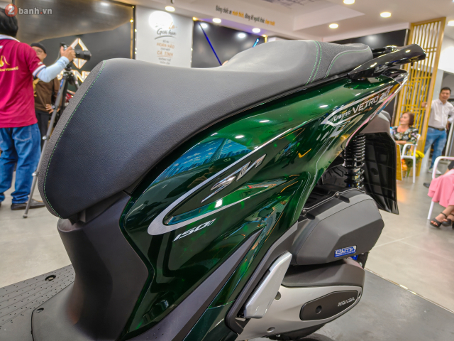 Honda ra mat SH150i Italy Super Vetro 2 IN 1 so luong 200 xe moi mau chi danh rieng cho Viet Nam - 18