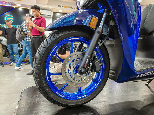 Honda ra mat SH150i Italy Super Vetro 2 IN 1 so luong 200 xe moi mau chi danh rieng cho Viet Nam - 24