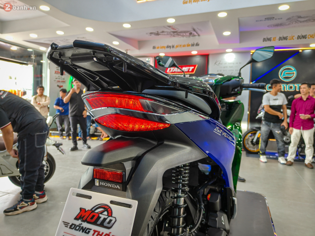 Honda ra mat SH150i Italy Super Vetro 2 IN 1 so luong 200 xe moi mau chi danh rieng cho Viet Nam - 13