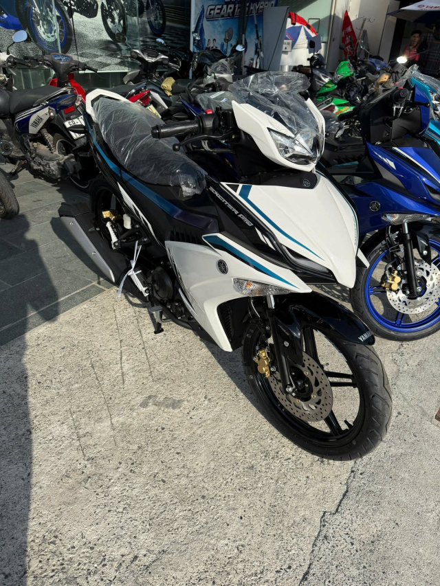 Yamaha Exciter 155 VVATCS 2026 bat dau ve dai ly Phien ban SP va GP thu hut moi anh nhin - 9