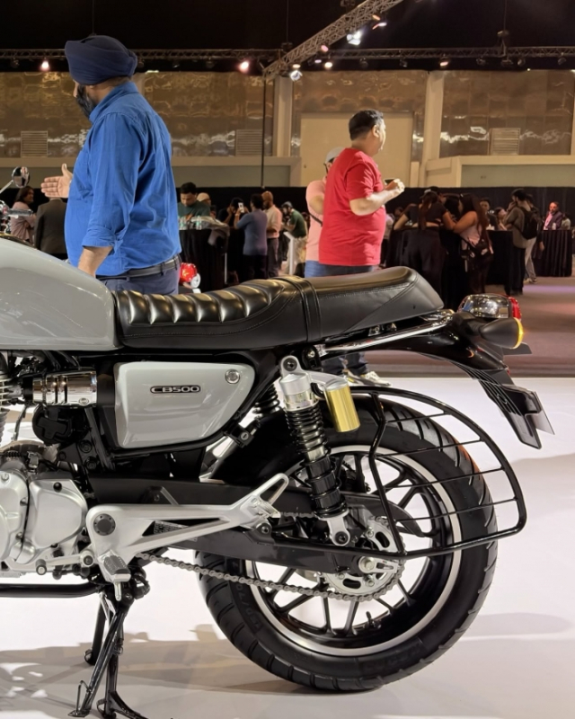 Honda chot gia ban cho mau Roadster hoan toan moi CB500 Gia sau quy doi re den kho tin - 6